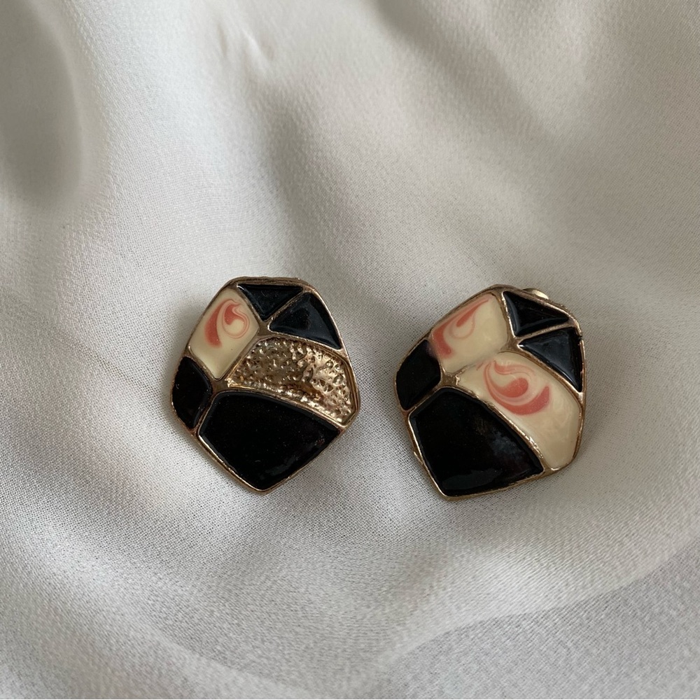 VTG Geometric Enamel Black Cream & Gold‑Tone Statement Earrings